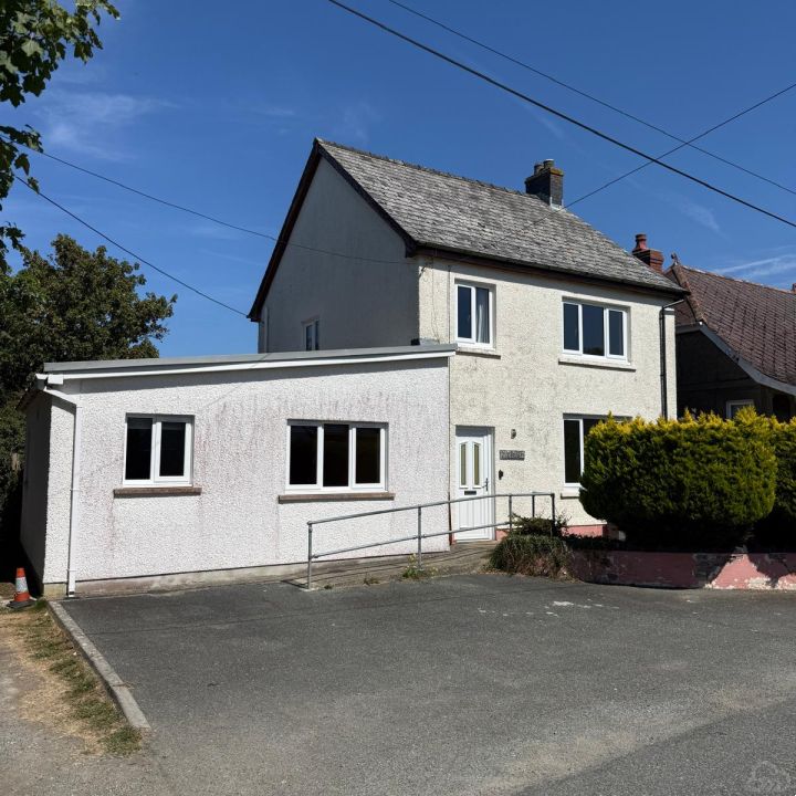 Cross Inn, New Quay, Heulwen